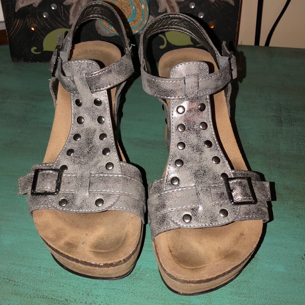 Wedge sandals